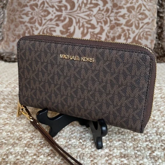 Michael Kors Jet Set Travel LG Flat MF Phone Case